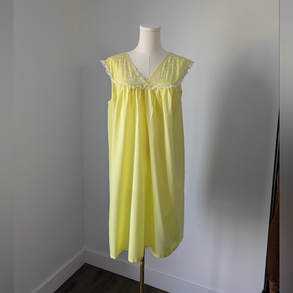 003_Baby yellow night gown